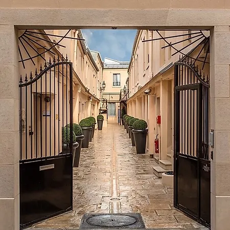 Hotel De L'horloge